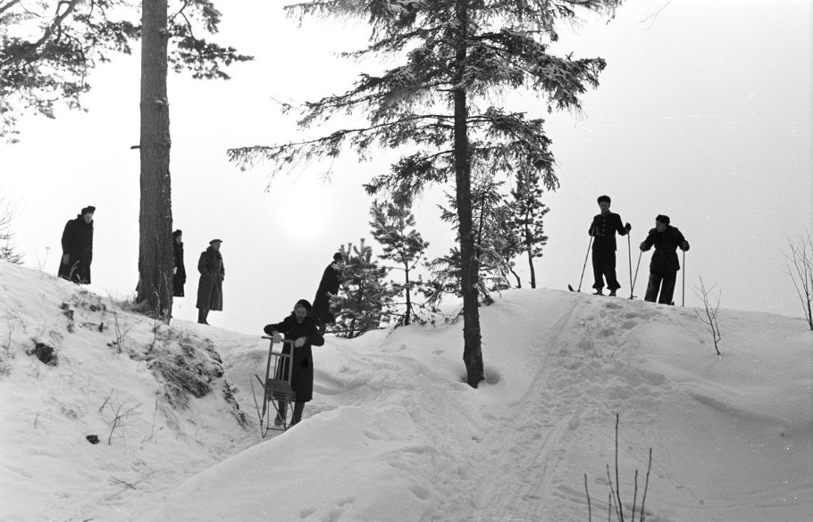 苏联时代的人们：冬季景色下的休闲 - 沉默的麻雀 - 沉默的麻雀的博客