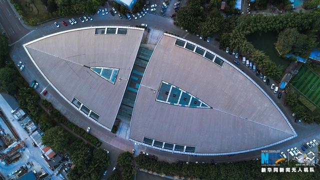换个角度更美！无人机鸟瞰重庆奥体中心