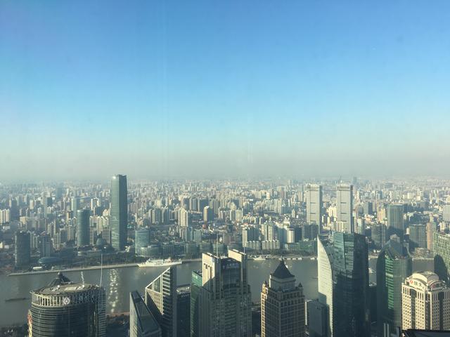 88层大厦俯瞰拍摄下的大上海城市景观